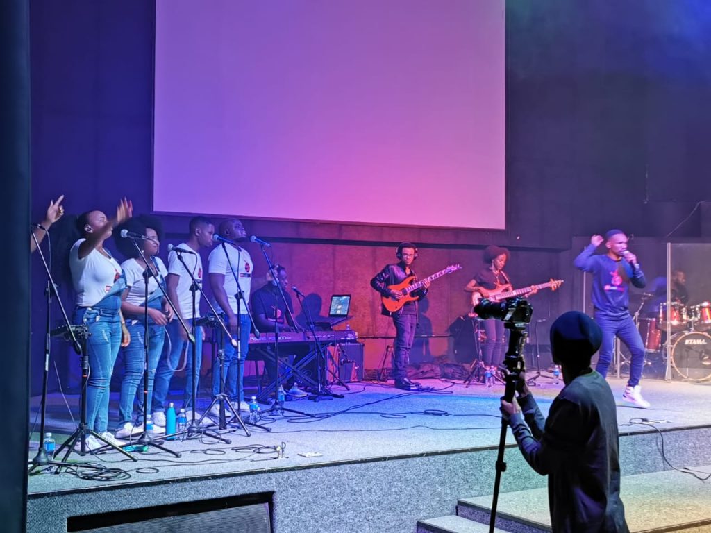 6AA88304-8F65-4A5C-A91F-6E73C344F7A6