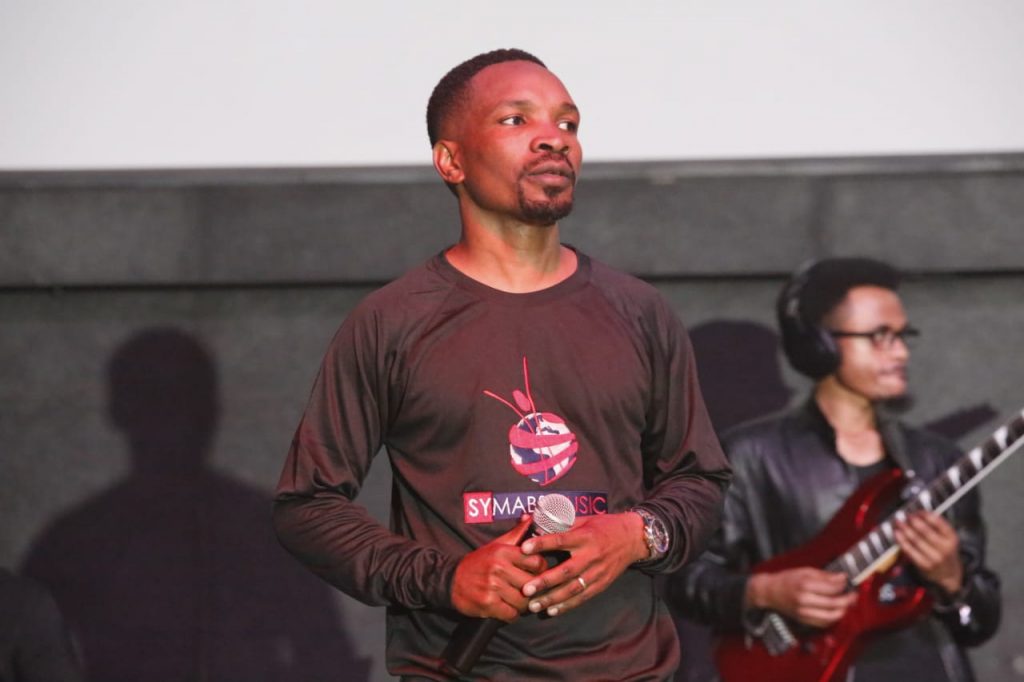 96513B74-D671-4AD5-901D-3FAE619FC0F8